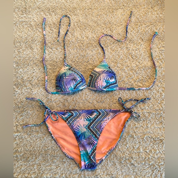 No Boundaries: Bikini - Picture 8 of 9